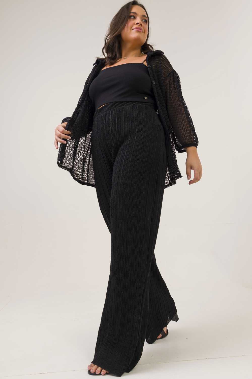 Calça Wide Leg Plus Size Plissada Petúnia Preta Cess