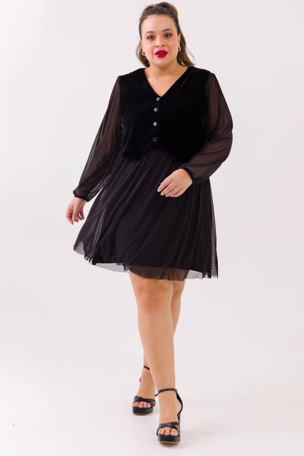 Vestido Curto Plus Size Joane Tule e Colete Veludo Preto Cess