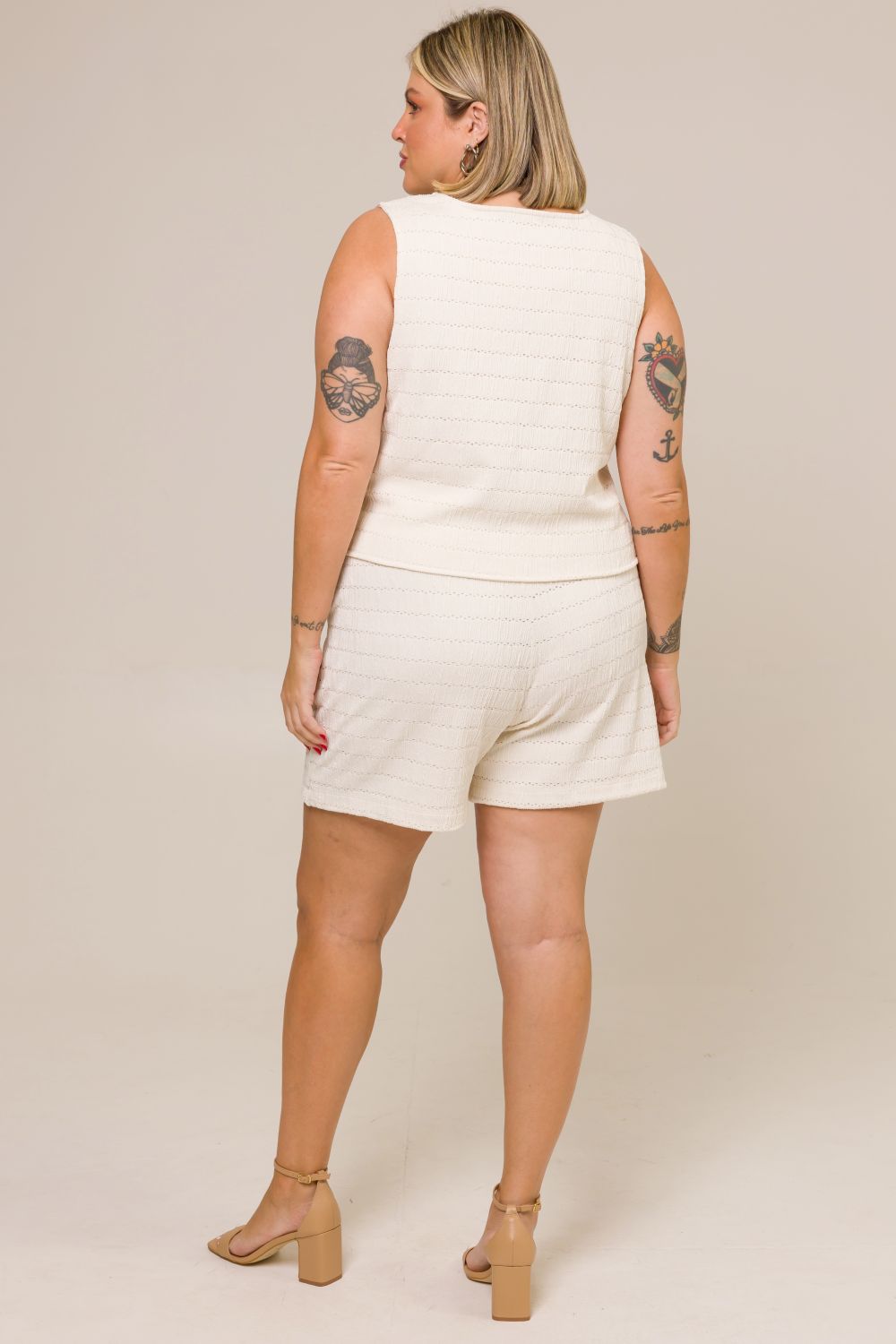 Bermuda Plus Size Cris com Textura e Laise Off White Cess