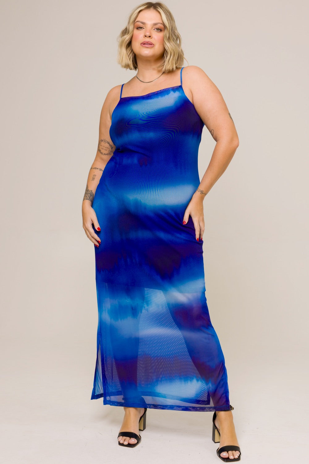 Vestido Longo Plus Size Lavínia em Tule Azul Royal Cess