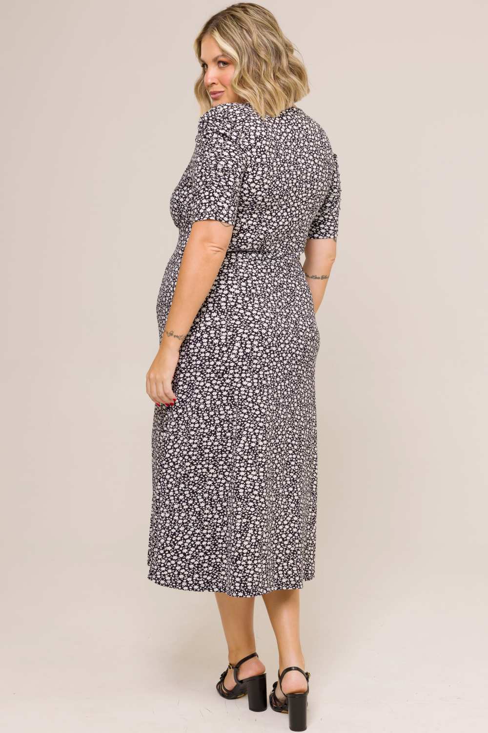 Vestido Midi Plus Size com Fenda e Drapeados Carolina Estampado Cess