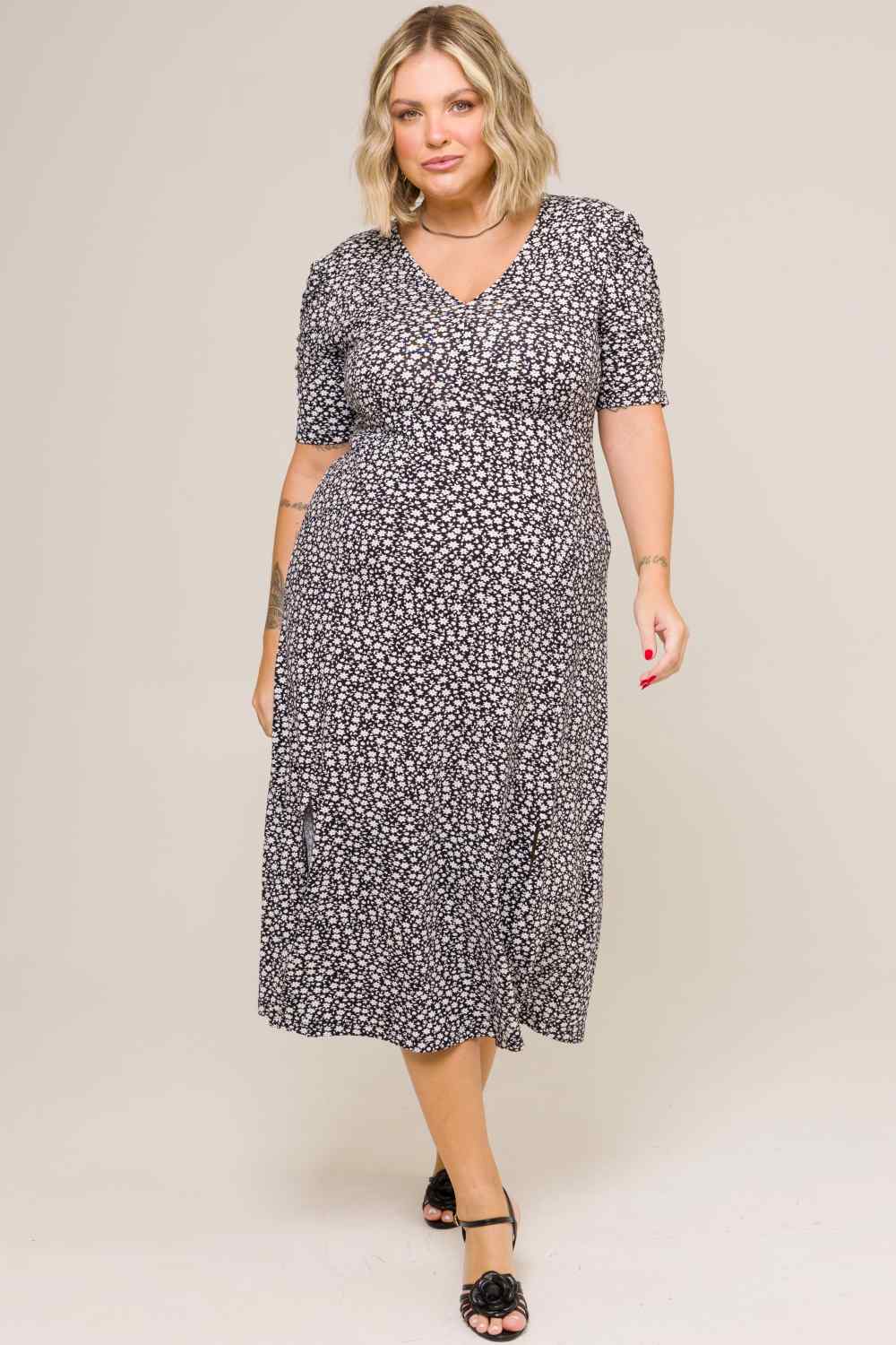 Vestido Midi Plus Size com Fenda e Drapeados Carolina Estampado Cess