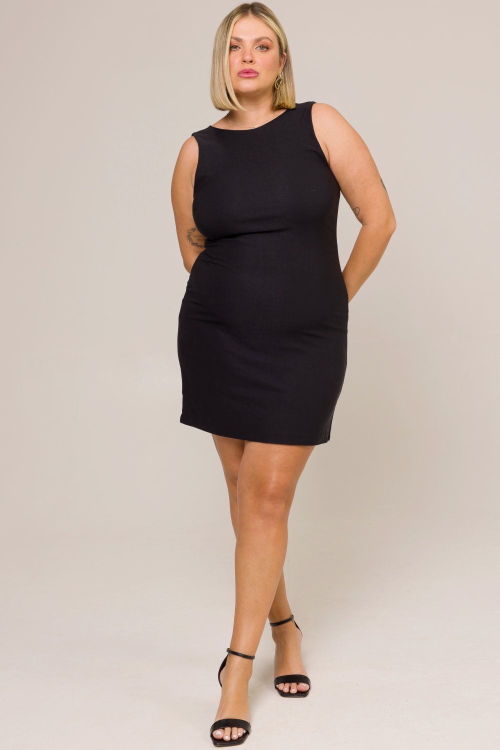 Vestido Curto Plus Size Alfaiataria com Laços Flora Preto Cess