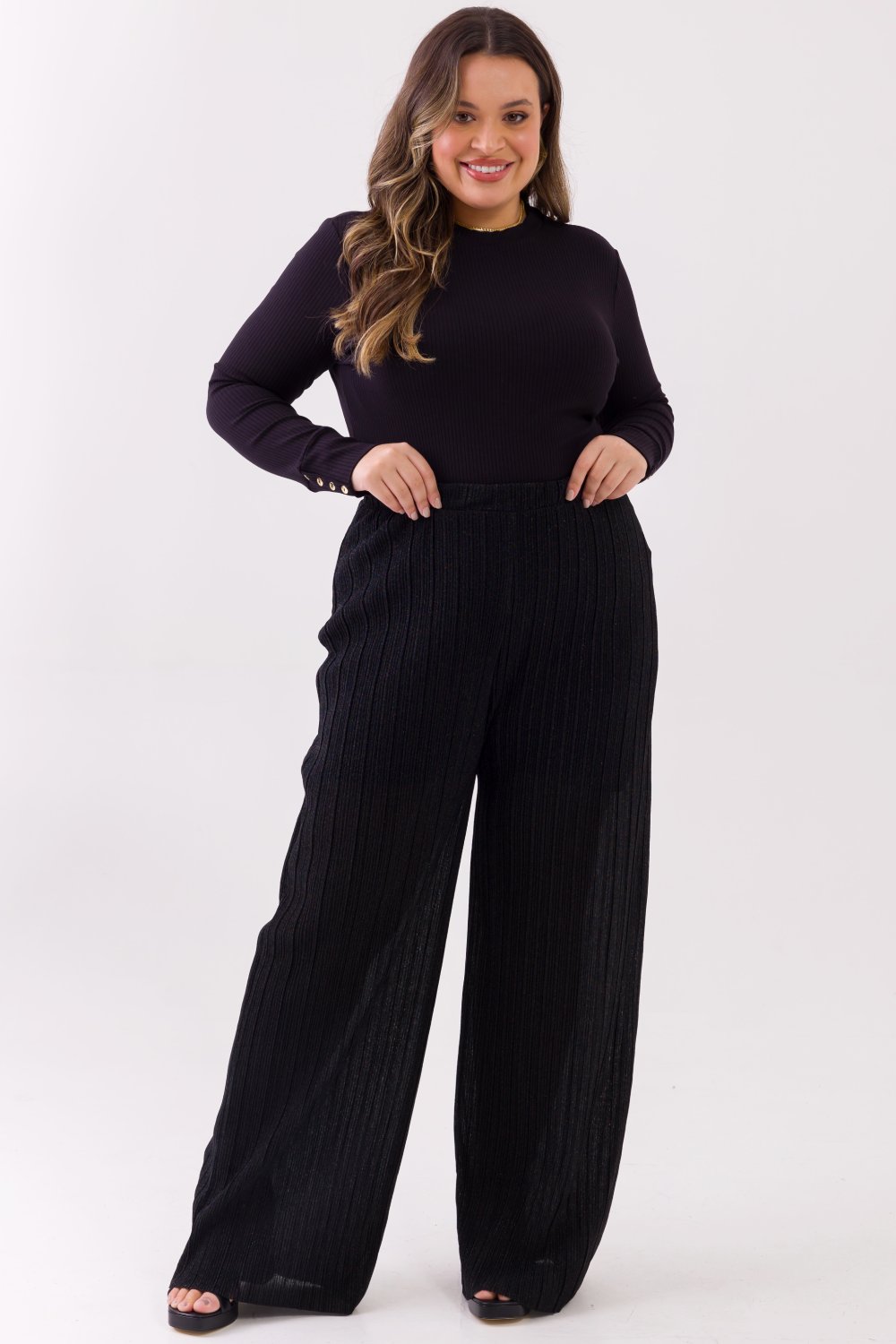 Calça Wide Leg Plus Size Plissada Petúnia Preta Cess