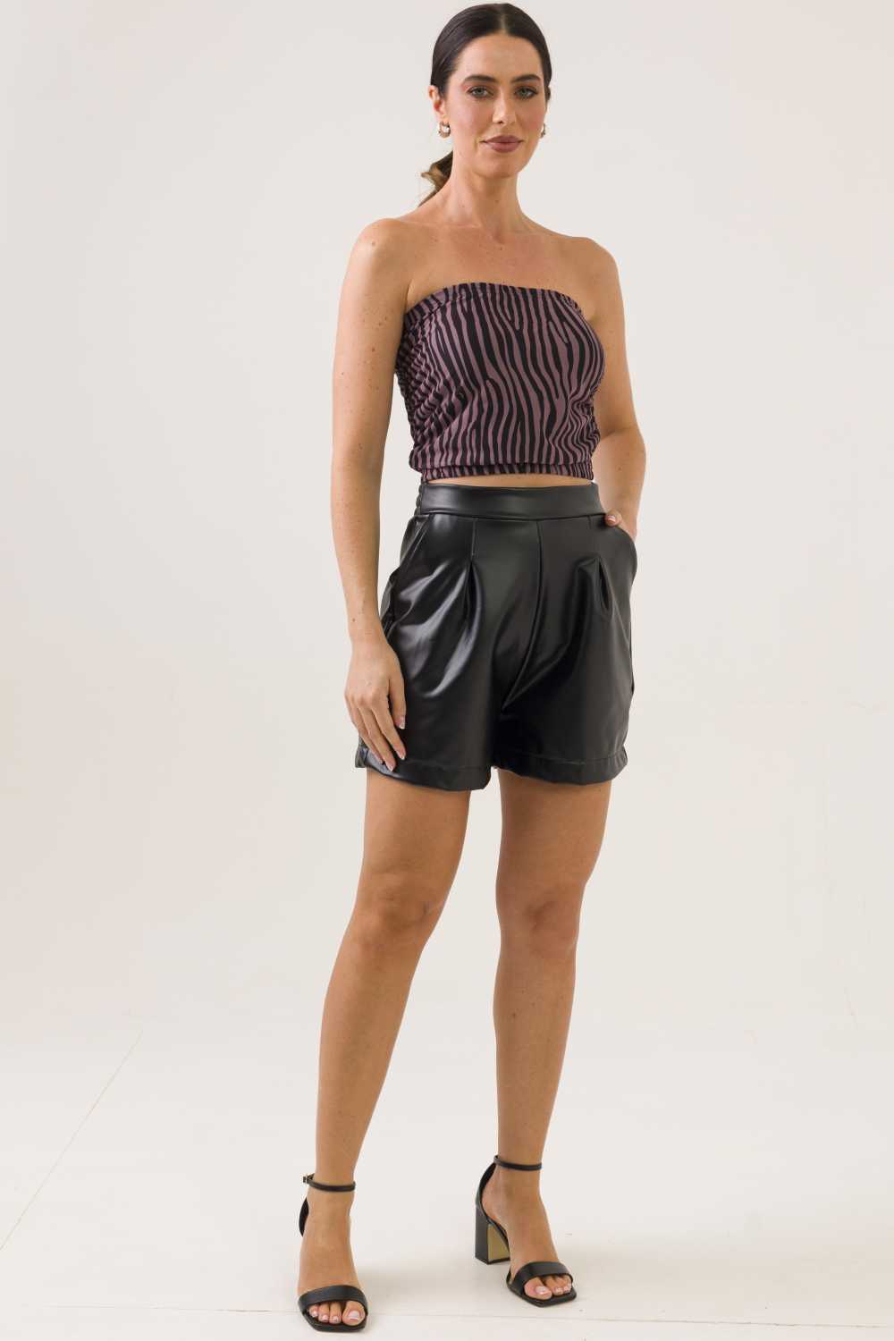 Shorts Rebeca PU Preto Cess