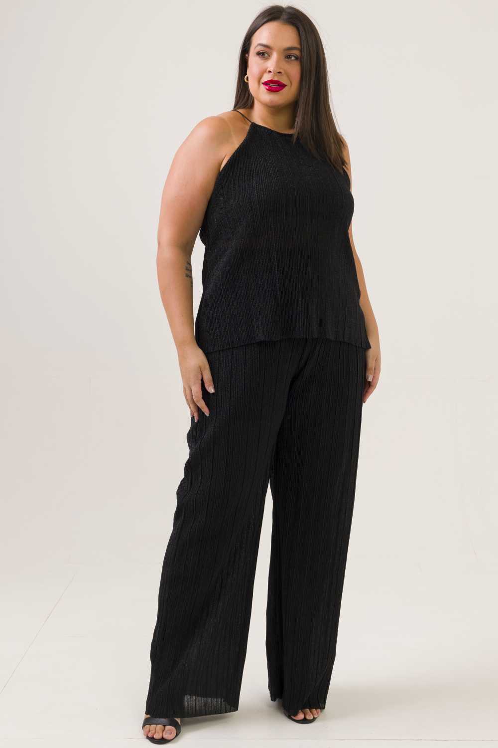 Calça Wide Leg Plus Size Plissada Petúnia Preta Cess