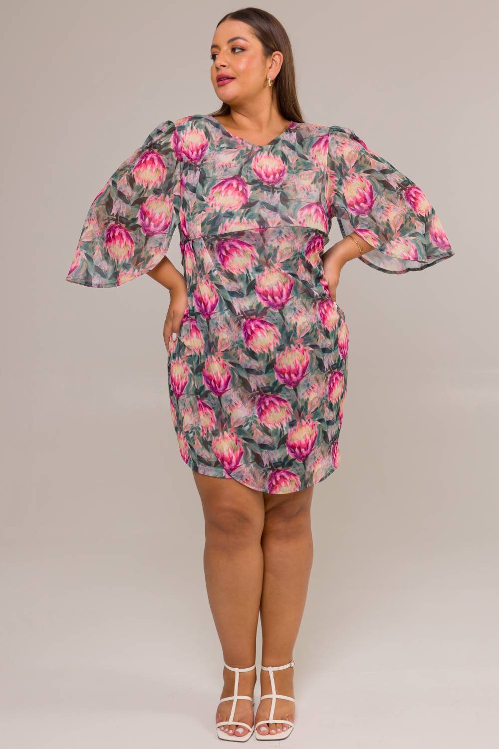 Vestido Curto Plus Size Tule Estampado Proteas Cess